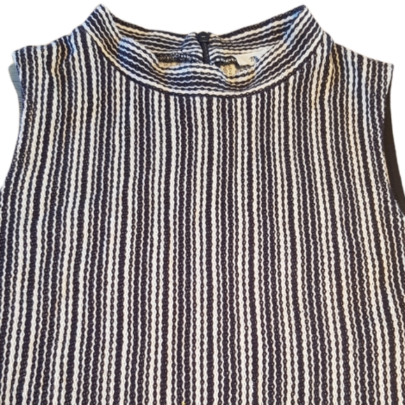 Madewell- Sleeveless, Mock Neck - Picture 5 of 9